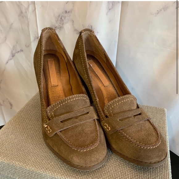 Calvin Klein Jeans | Brown Suede Loafer Heels - Picture 2 of 6